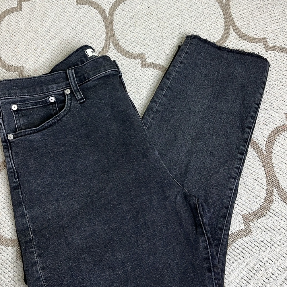 Madewell The High-Rise Slim Crop Boyjean raw hems washed black jeans